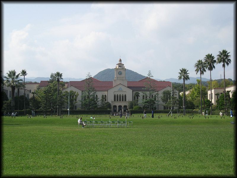 関西学院／関西学院大学（中央芝生）／大学の近代建築／造形礼賛